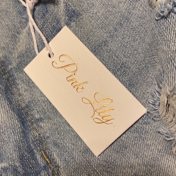 NEW WITH TAGS PINK LILY JEAN SHORTS - Picture 3 of 4
